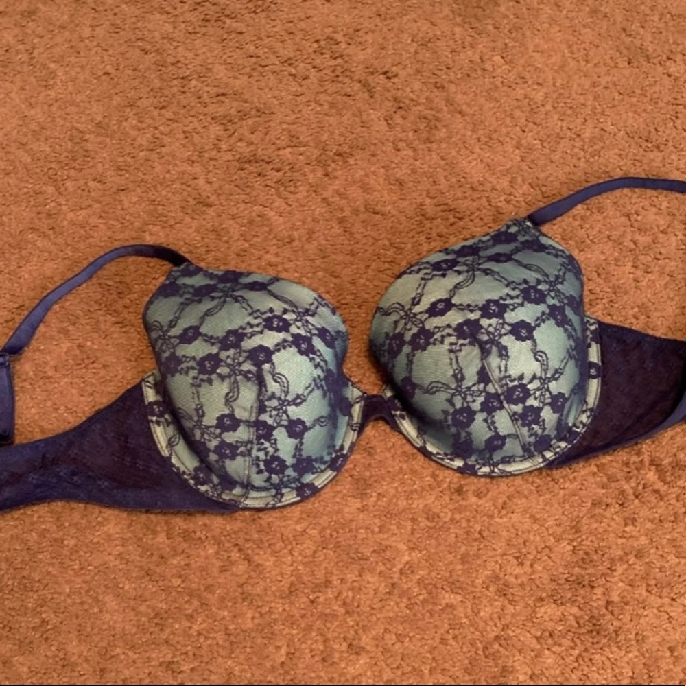 Victoria’s Secret Bras EUC